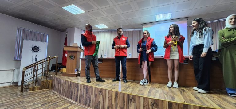 d589015b-79cf-4ad1-8b8f-b93ae8c9b2e0