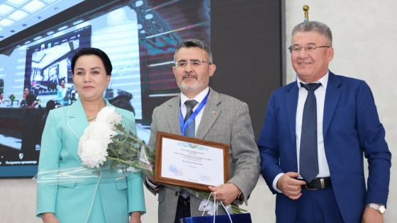 PROF. DR. HÜSEYİN BAYDEMİR’E 2025 YILI ÖZBEKÇEYE HİZMET ÖDÜLÜ VERİLDİ