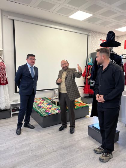 Kars Başkonsolosu Sayın Zamin Aliyev Çağdaş Türk Lehçeleri ve Edebiyatları Bölümünü Ziyaret Etti