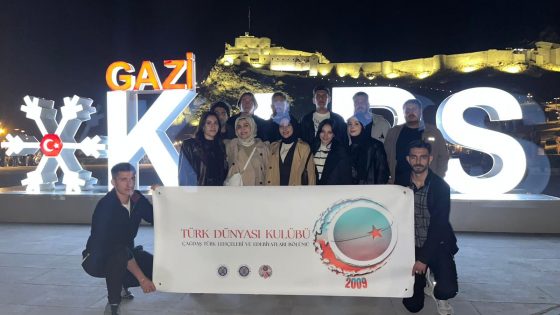 Türk Dünyası Kulübü Azerbaycan Bağımsızlık Günü Programına Katıldı