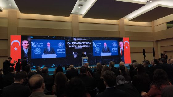 BÖLÜM BAŞKANIMIZ “ÇALIŞMA HAYATINDA DİJİTAL DÖNÜŞÜM” TEMASIYLA DÜZENLEN 14. ÇALIŞMA MECLİSİ’NE KATILARAK ÜNİVERSİTEMİZİ TEMSİL ETTİ.