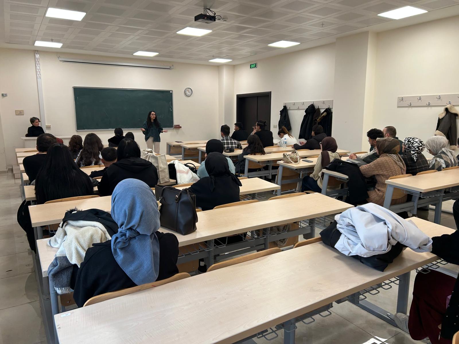 “FELSEFE BÖLÜMÜ ÖĞRENCİLERİNİN YÖNELİMLERİ, BEKLENTİLERİ VE SORUNLARI” KONULU SÖYLEŞİ