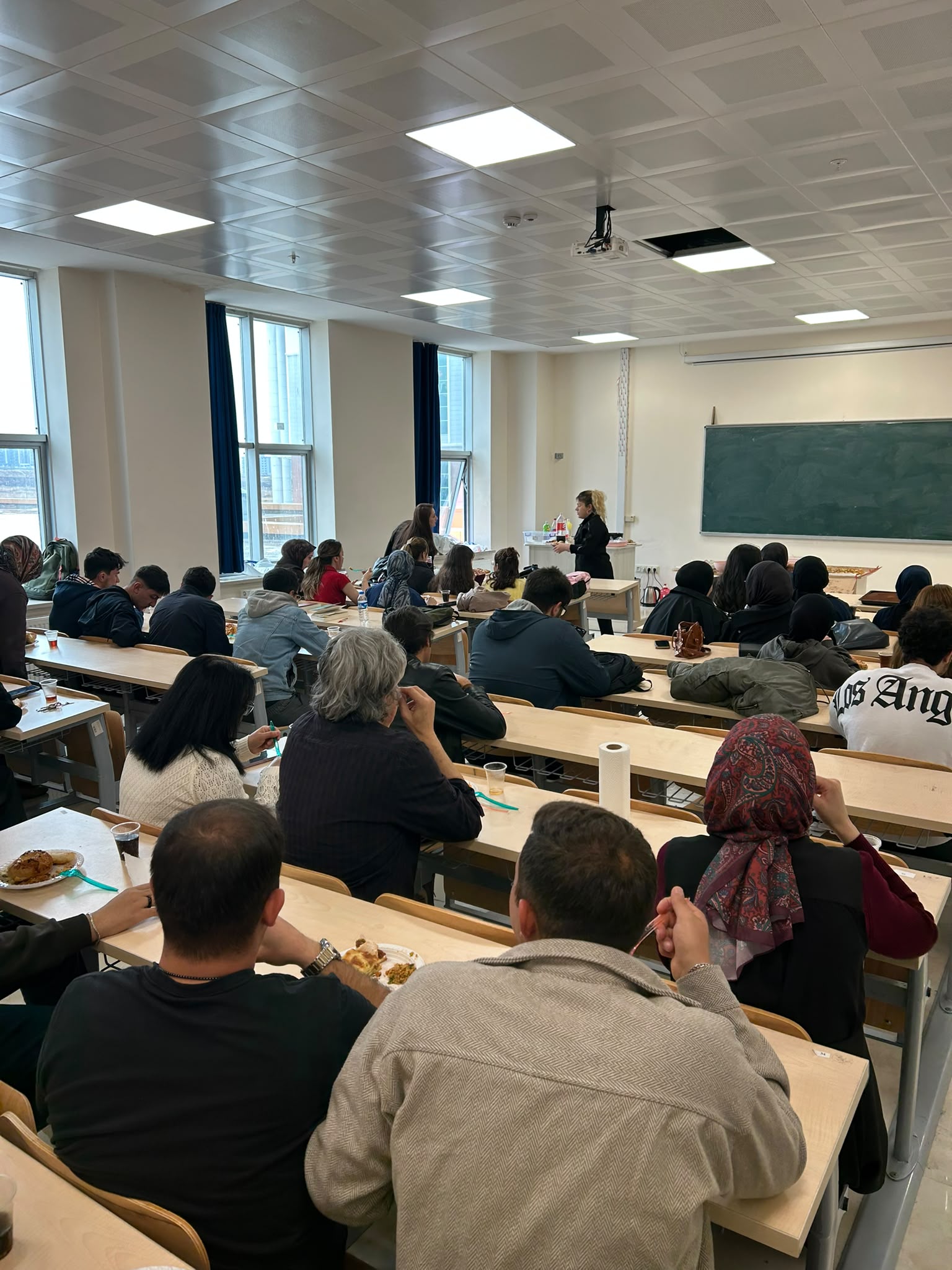 FELSEFE KULÜBÜ TANIŞMA ETKİNLİĞİ