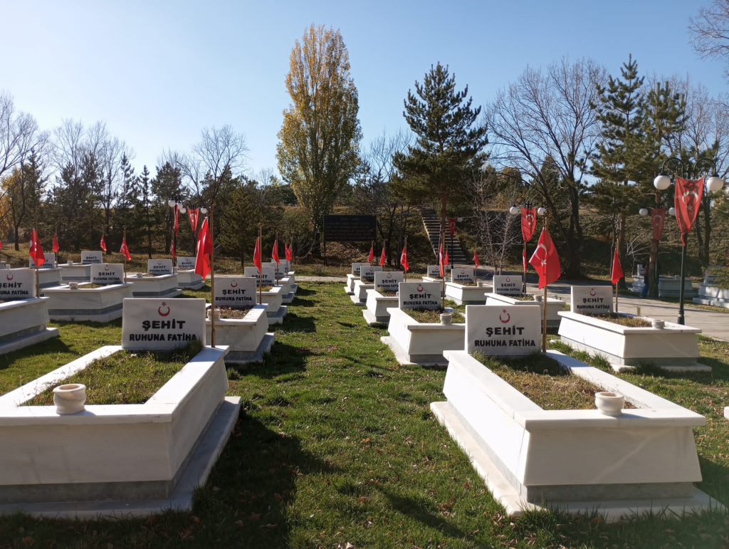 Kars Kapı Şehitliğine Ziyaret
