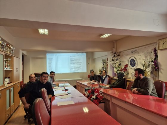 Akreditasyon Komisyonu çalışmalarına devam ediyor.