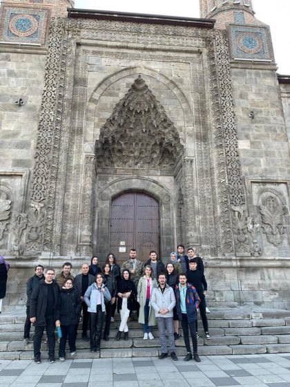 Küresel Gelişim ve Etkileşim Kulübü ile Tarihi Kent Gezisi