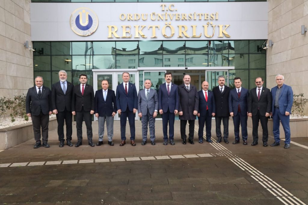 Rektör Hacımüftüoğlu, ÜAK Yönetim Kurulu Toplantısına Katıldı