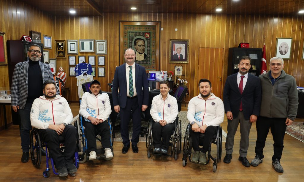 Rektör Hacımüftüoğlu, Milli Takıma Seçilen Özel Sporcuları Misafir Etti