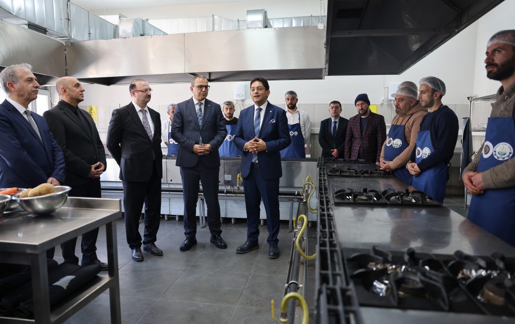 Denetimli Serbestlik Kapsamındaki 16 Katılımcı, Atatürk Üniversitesinde Gastronomi ve Mutfak Sanatları Eğitimi Alacak