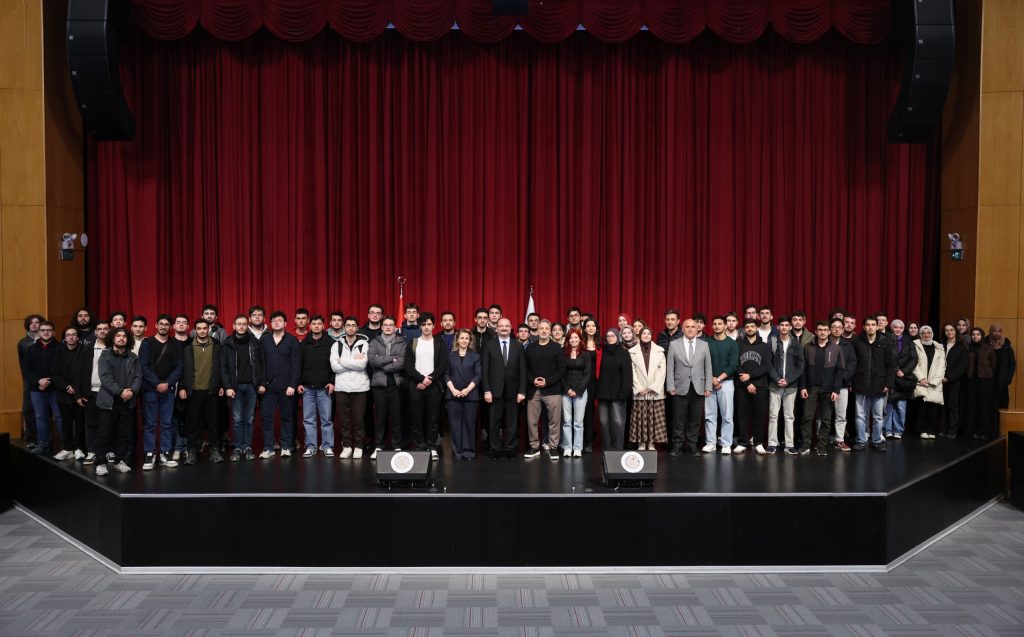 Rektör Hacımüftüoğlu, Geleceğin Hekimleriyle Bir Araya Geldi