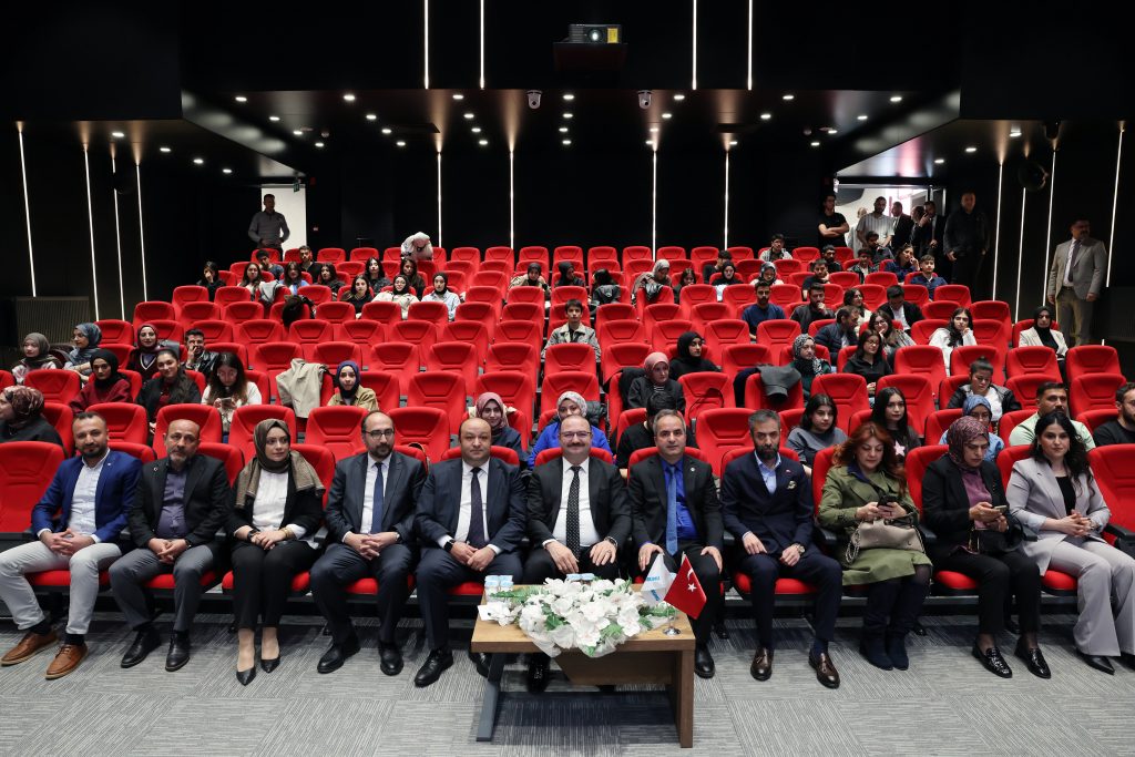 Hafızayı Koru, Hakikati Yaz: “15 Temmuz Manşetleri Gazetecilik Atölyesi” Atatürk Üniversitesinde Başladı