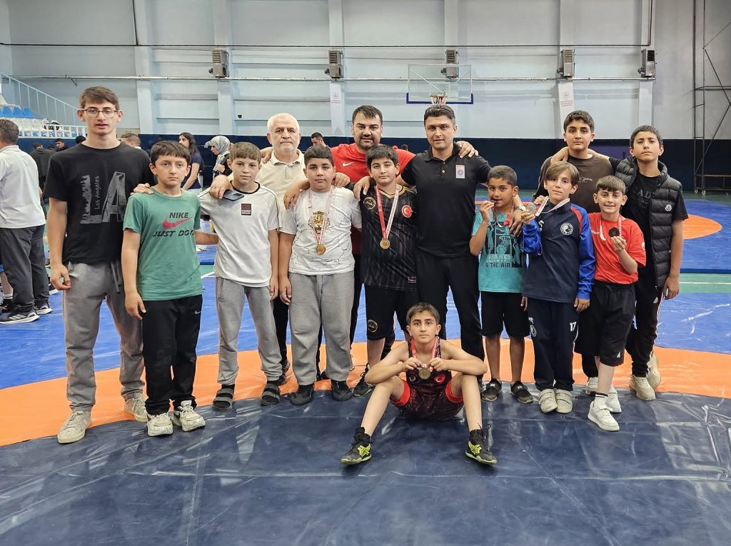 Atatürk Üniversitesi Spor Kulübünden Güreşte Gururlandıran Başarı…