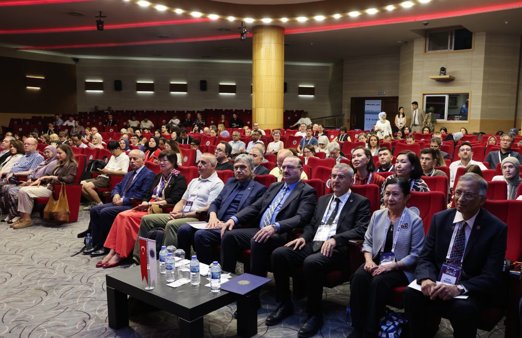 Yapay Zekâ Çağında Kimya Eğitiminin Kalbi Erzurum’da Attı