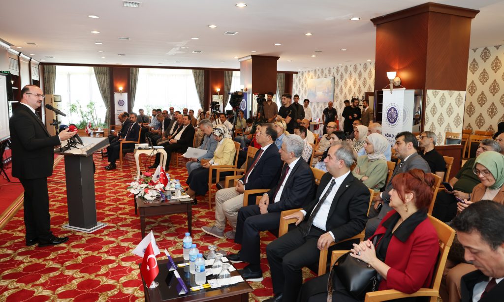 Atatürk Üniversitesinde Şeffaf Yönetim Anlayışı Sürüyor: Rektör Hacımüftüoğlu, 6 Aylık Çalışmaları Basınla Paylaştı