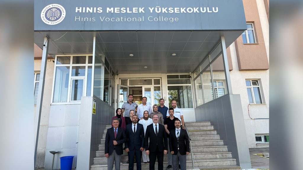Rektör Hacımüftüoğlu’ndan Hınıs MYO’ya Ziyaret: “Eğitim ve Akademik Gelişimi Güçlendirmeye Devam Edeceğiz”
