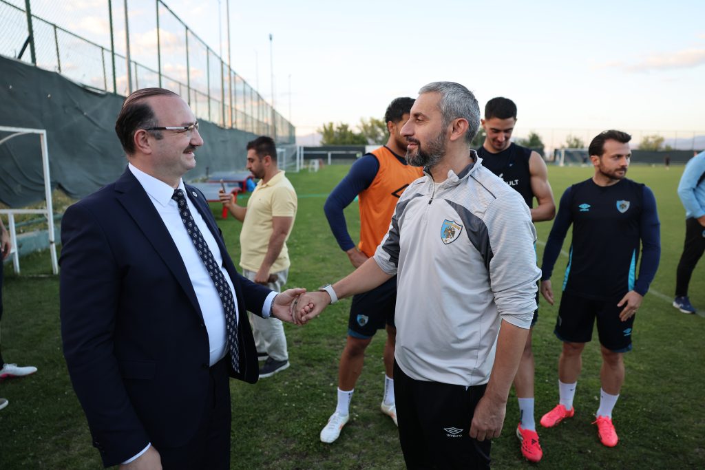 Rektör Hacımüftüoğlu’ndan Erzurumspor’a Destek Ziyareti