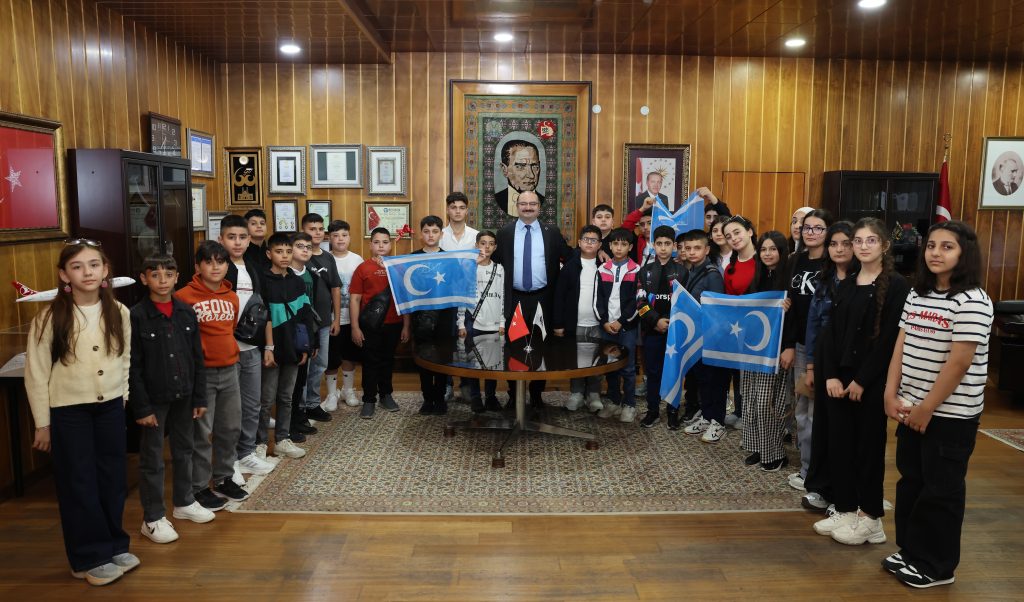 Kerkük’ten Erzurum’a Uzanan Eğitim Köprüsü: Başarılı Öğrenciler Rektör Hacımüftüoğlu’nun Misafiri Oldu